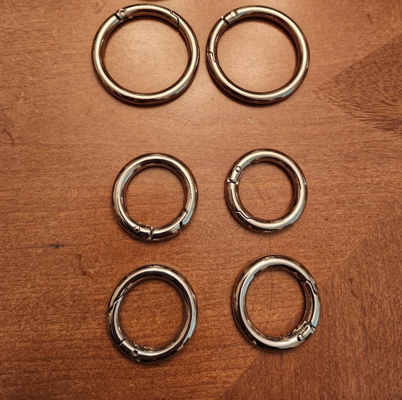 Miche 1” Carabiner in Silver - Picture 3 of 3